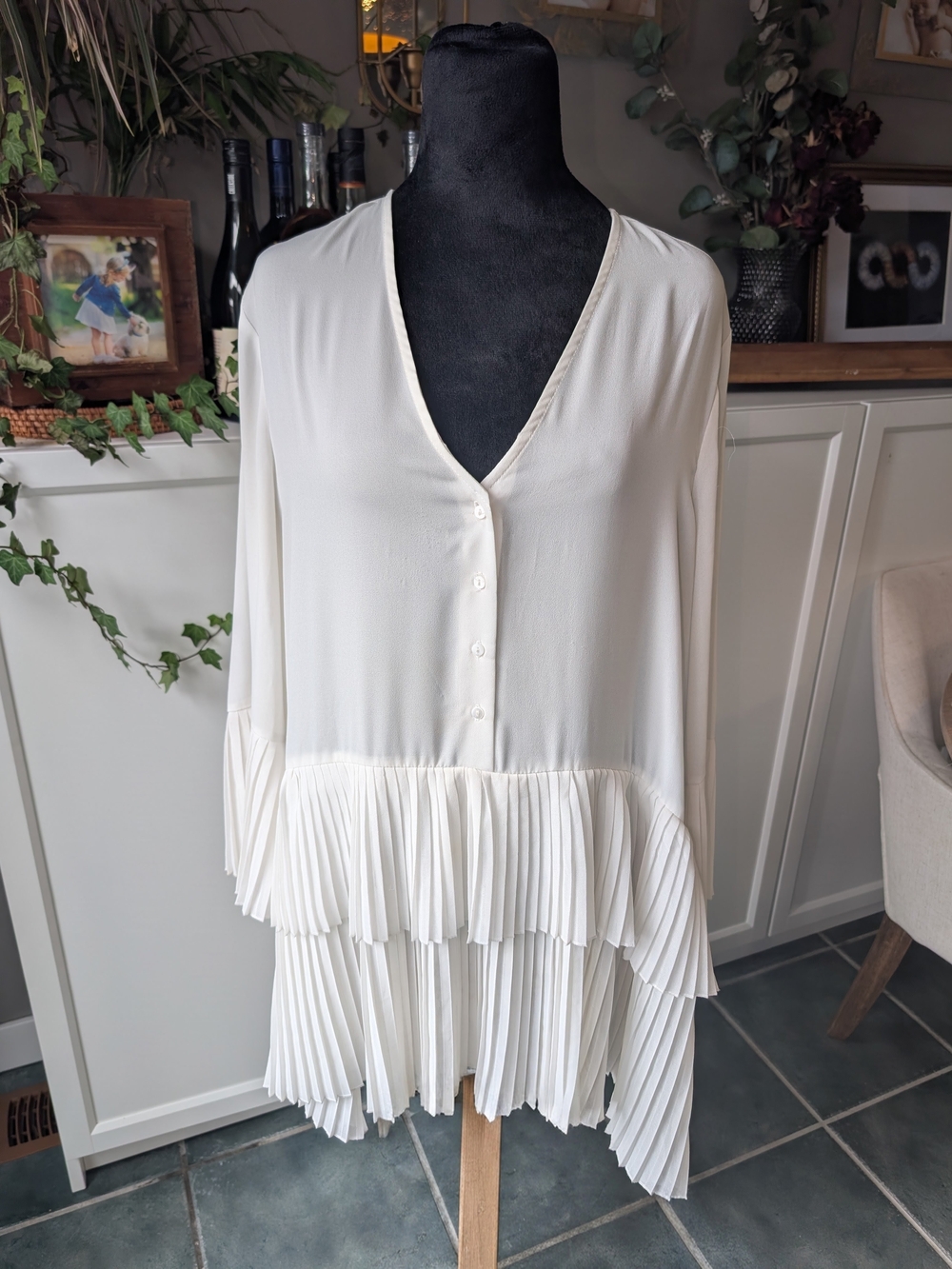 Women’s Cream Pleated Tiered V Neck Dress